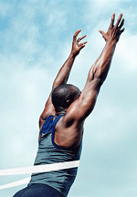 Coureur qui franchit le fil d'arriv�e